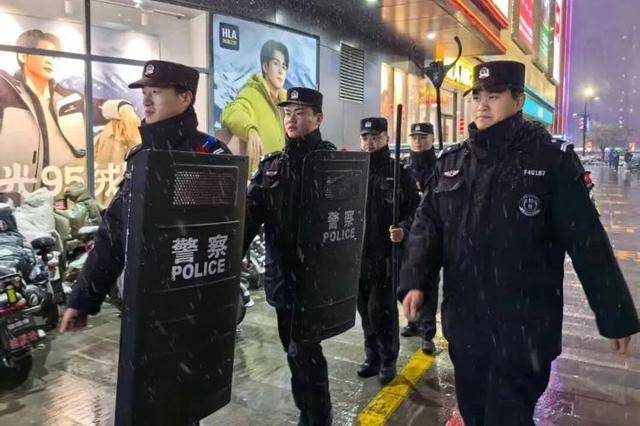 外交部发言人毛宁点赞山东德州交警！