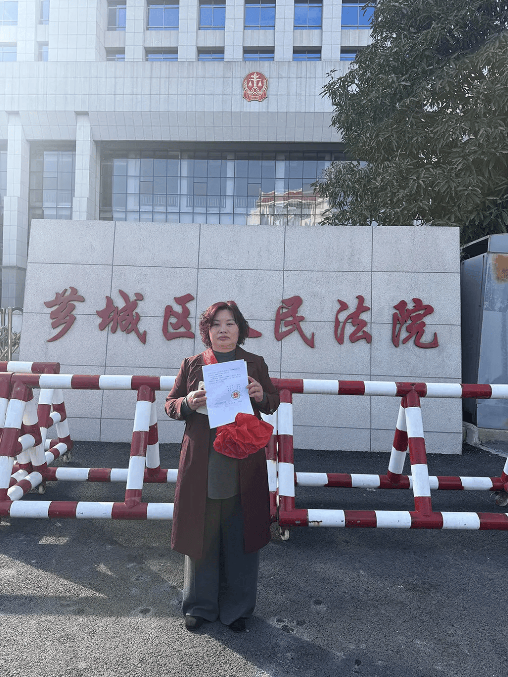 服刑7年出狱5年，始终没认罪！福建女商人林惠荣坚持申诉，今天被改判无罪：“准备申请国赔”