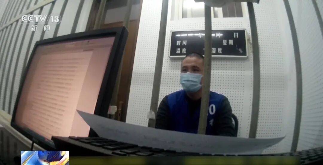 老人不买天价鹿茸被一脚踹翻,南京一团伙暴力威逼老人买单,100多人被骗,涉案金额90余万元,多数老人乖乖回家拿钱,甚至被逼去银行取款